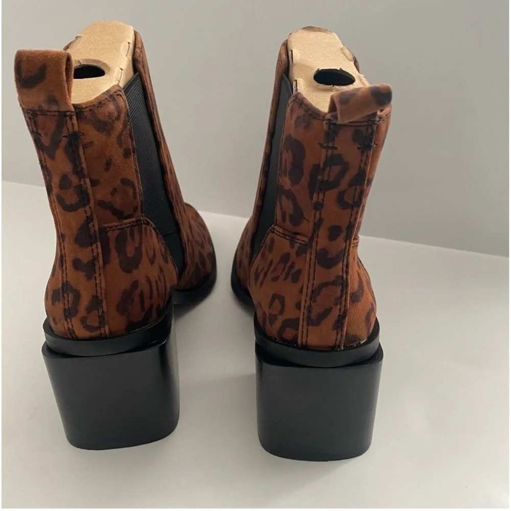 New Vince Camuto Kreshna Chelsea boot leopard print leather booties animal - Picture 7 of 12